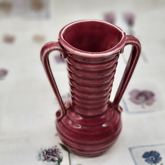 Vintage Art Pottery Vase USA Small Mulberry Ceramic Ribbed Two Handle - Picture 8 of 8